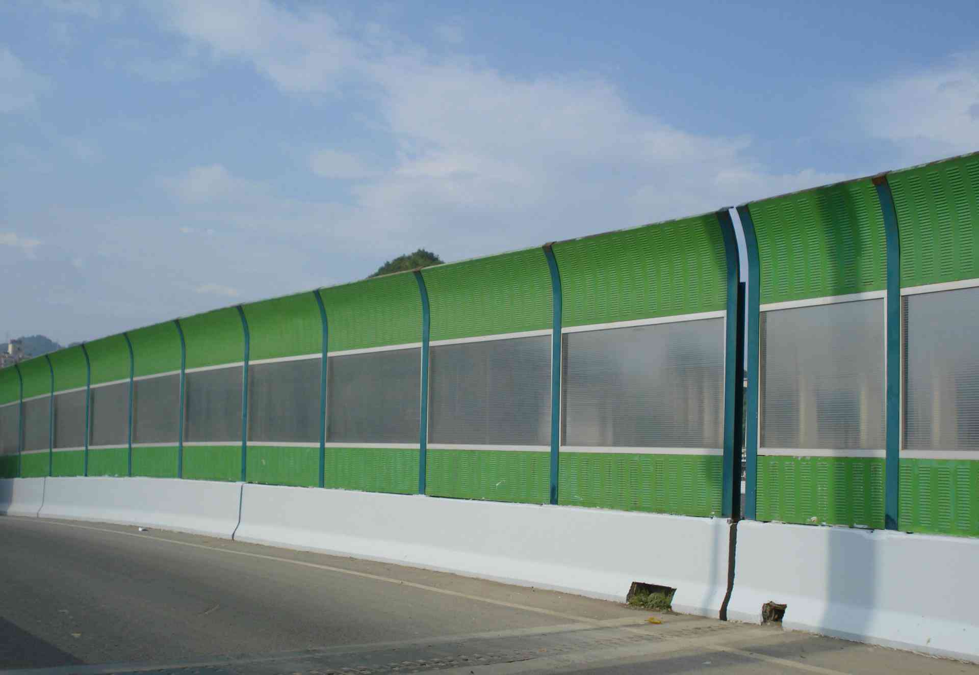 <a href=http://www.vzwtcom.cn/news_article?news_id=139>公路聲屏障</a>