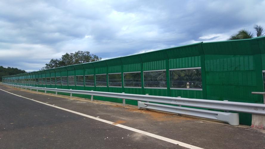 <a href=http://www.vzwtcom.cn/news_article?news_id=144>天津道路聲屏障</a>